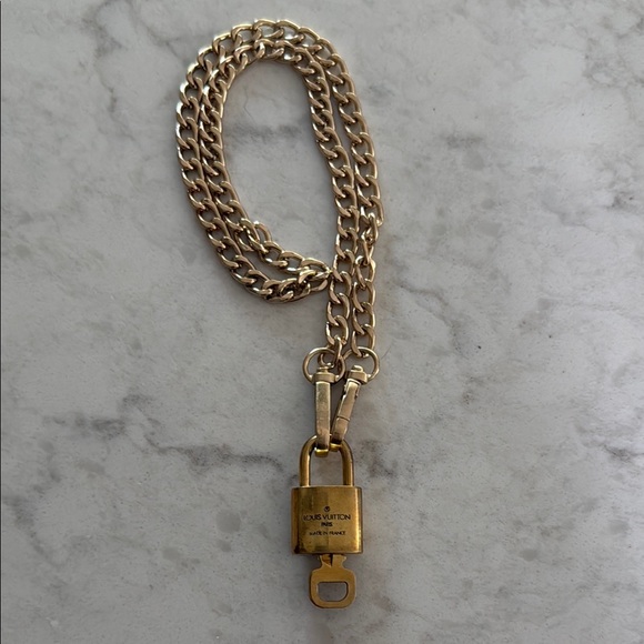 Louis Vuitton Gold Padlock Unbranded Chain Necklace - Picture 1 of 6